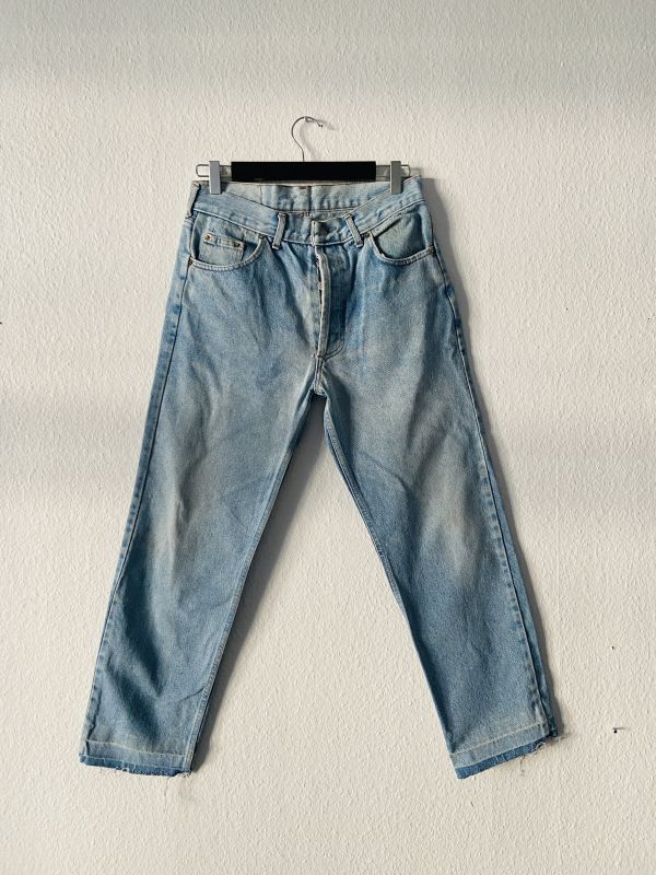 Levis 501 con gamba scucita
