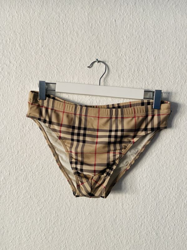 Burberry speedo